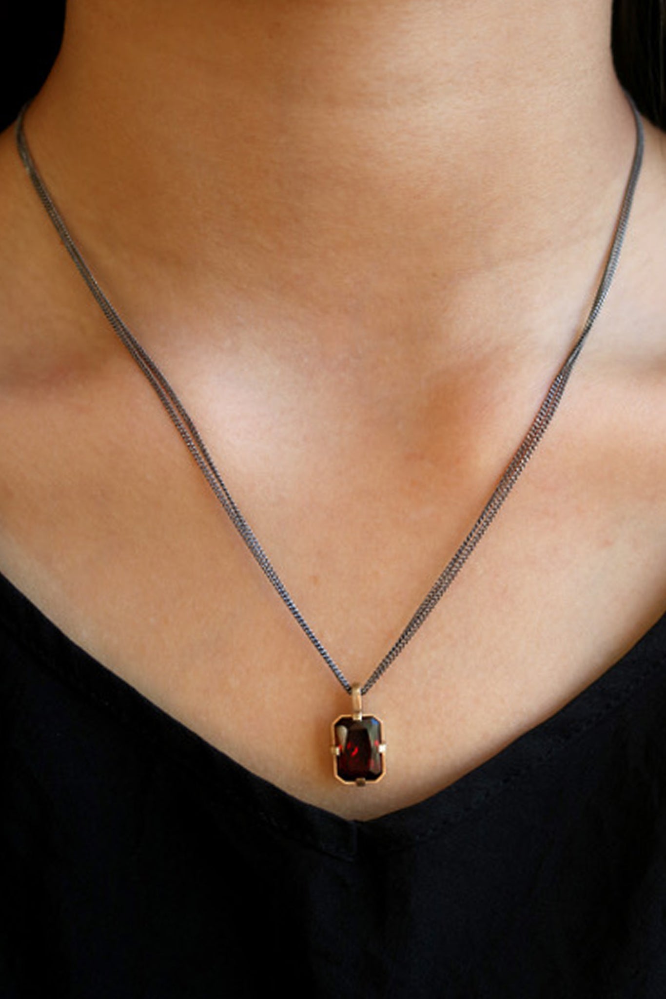 4.06ct Garnet in 9ct yellow gold necklace