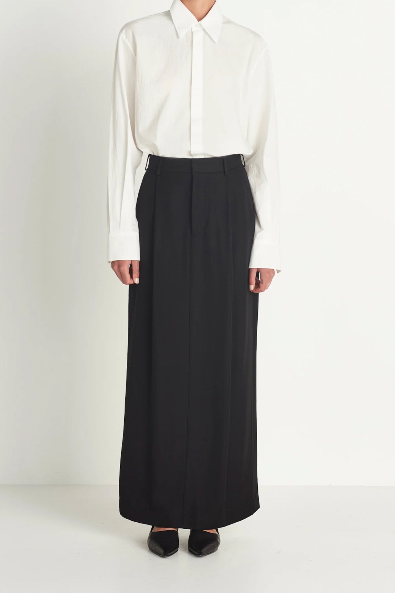 The Pleated Peg Skirt | Japanese Twill | Black